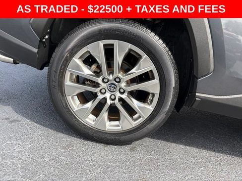 Used 2019 Toyota RAV4 XLE Premium FWD image 7