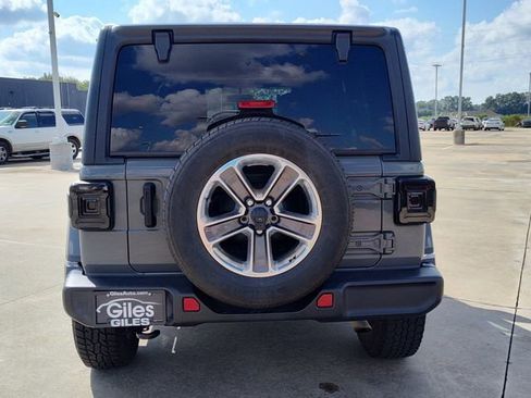 Used 2021 Jeep Wrangler Unlimited Sahara image 5