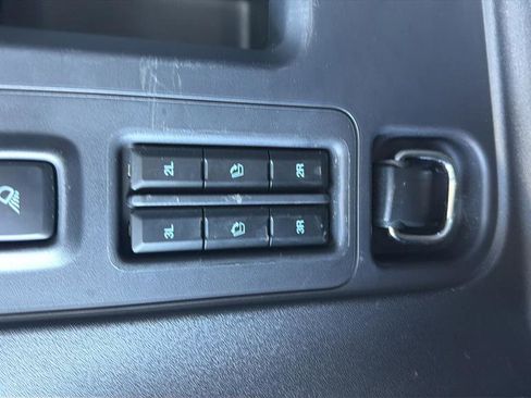 Used 2025 Ford Expedition Platinum AWD/4WD image 18