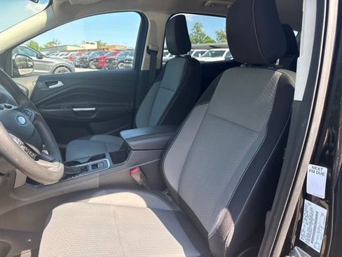 Used 2019 Ford Escape SE FWD image 9