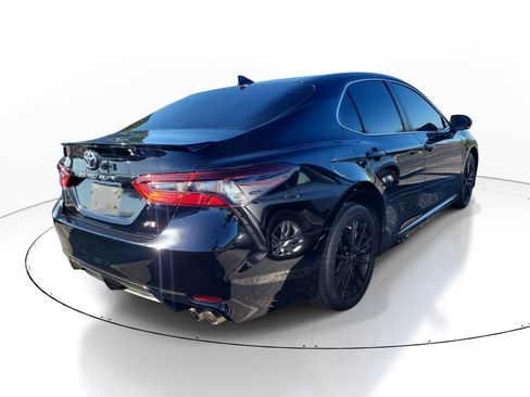 Used 2022 Toyota Camry SE image 7