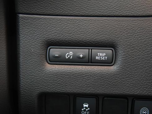 Used 2023 Nissan Murano SV image 30