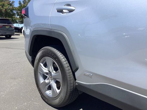 Used 2022 Toyota RAV4 LE AWD/4WD image 40