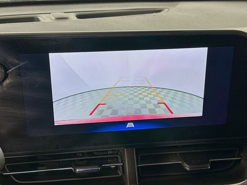 Used 2024 Chevrolet Trax LT w/ Driver Confidence Package image 18