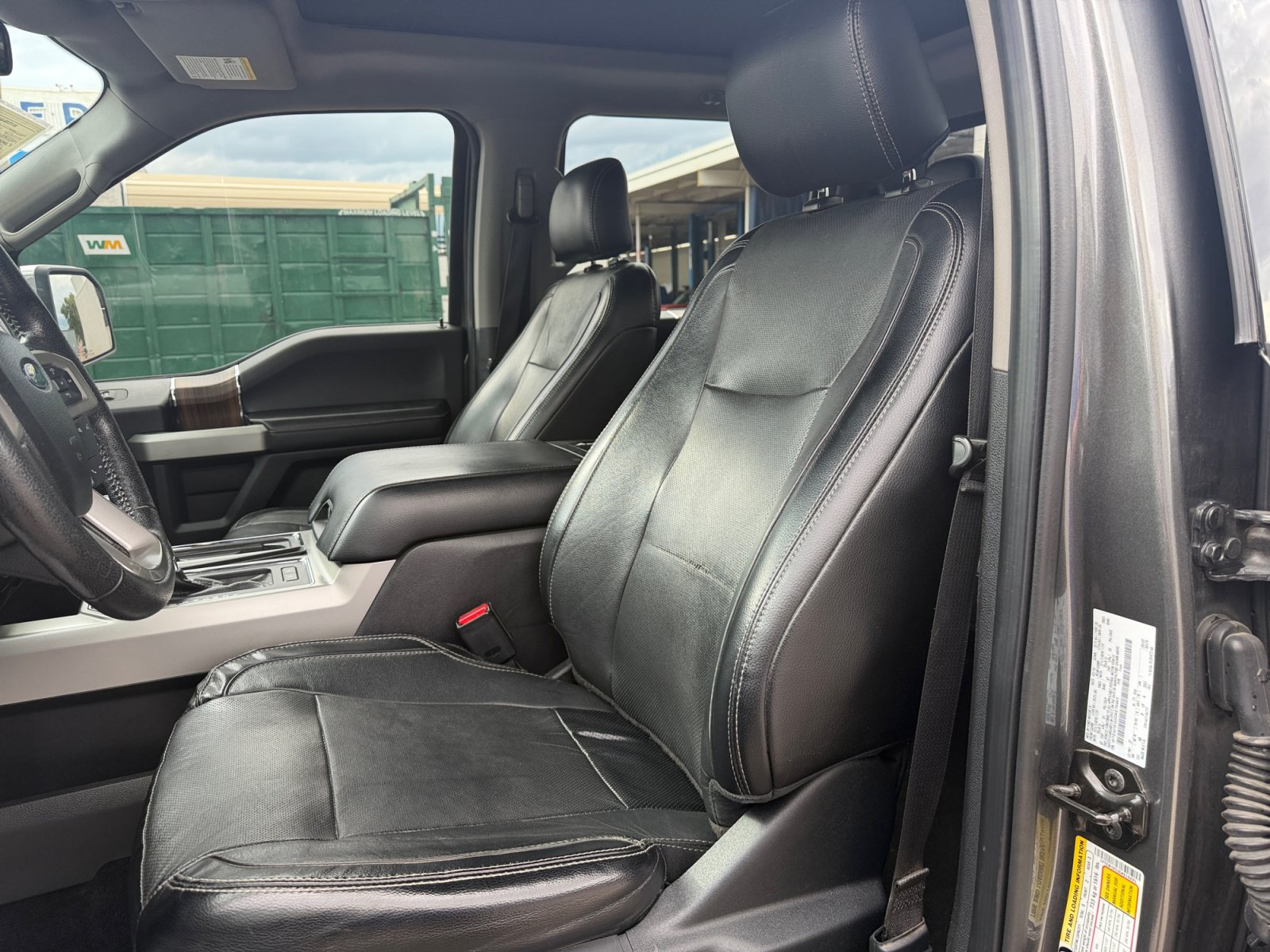 Used 2016 Ford F150 Lariat w/ Equipment Group 502A Luxury AWD/4WD image 13