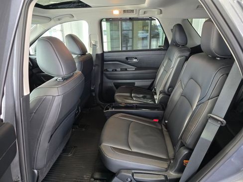 Used 2025 Nissan Pathfinder SL w/ SL Premium Package image 39