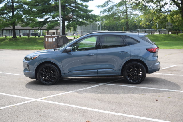 Used 2023 Ford Escape ST-Line Elite w/ Premium Technology Package AWD/4WD image 23