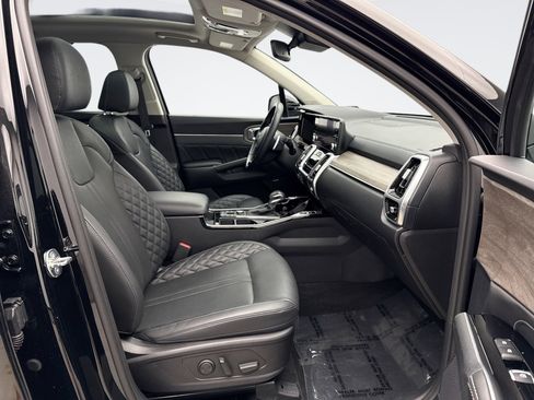 Used 2023 Kia Sorento SX Prestige image 19