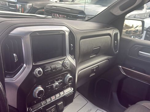 Used 2019 GMC Sierra 1500 SLE w/ SLE Value Package AWD/4WD image 12