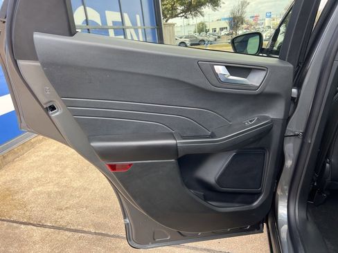 Used 2025 Ford Escape Platinum image 23