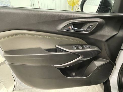 Used 2025 Chevrolet Trax ACTIV w/ Sunroof Package FWD image 20
