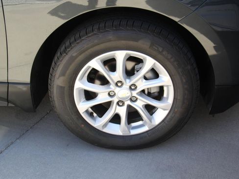 Used 2020 Chevrolet Equinox LT FWD image 28