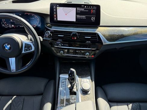 Used 2023 BMW 530i w/ M Sport Package RWD image 8