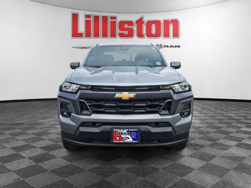 Used 2023 Chevrolet Colorado LT w/ LT Convenience Package II AWD/4WD image 2