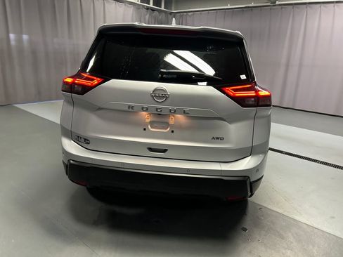Used 2025 Nissan Rogue SV AWD/4WD image 6