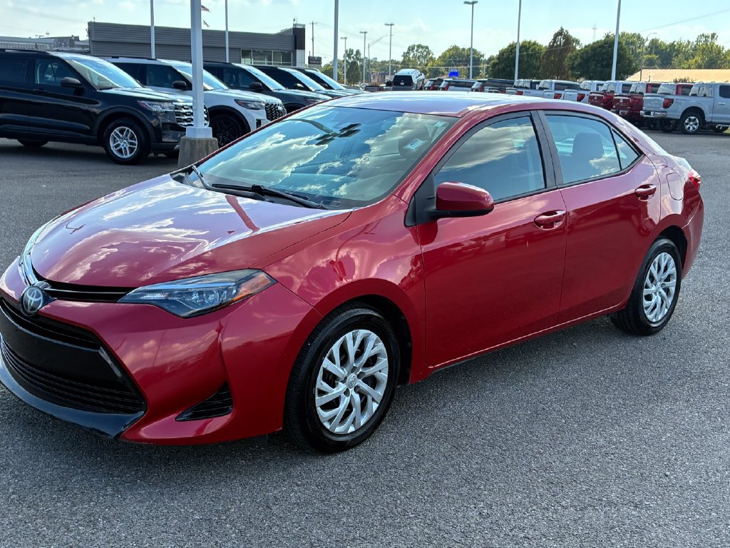 Used 2018 Toyota Corolla LE FWD image 10