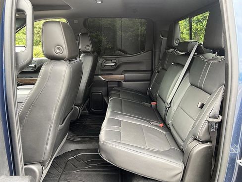 Used 2019 Chevrolet Silverado 1500 High Country w/ Technology Package AWD/4WD image 12