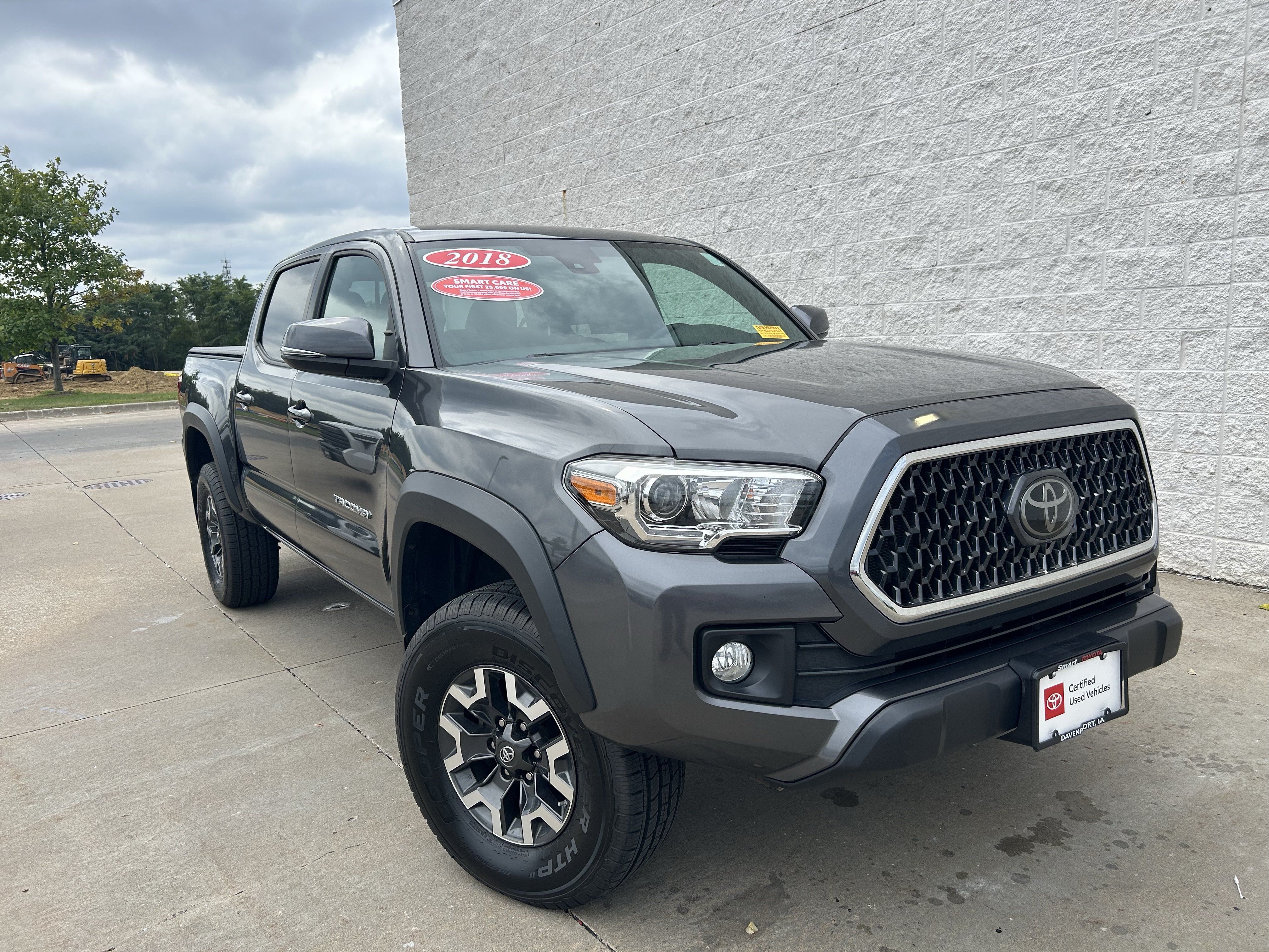 Certified 2018 Toyota Tacoma TRD Off-Road AWD/4WD image 6