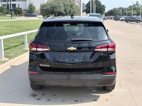 Used 2024 Chevrolet Equinox LS w/ Driver Confidence II Package FWD image 5