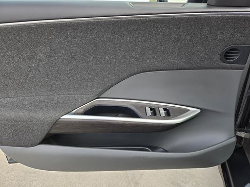 Used 2025 Lucid Air Pure RWD image 18