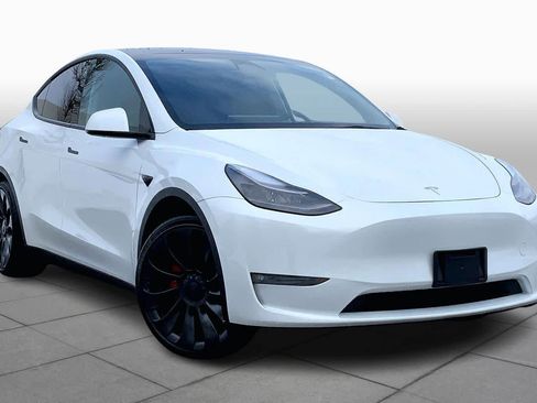 Used 2023 Tesla Model Y Performance image 2