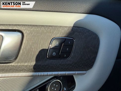 Used 2025 Ford Explorer Platinum w/ LUX Leather Package image 24