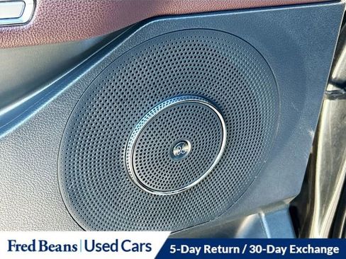 Used 2022 Ford Expedition Limited image 21