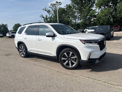 Used 2025 Honda Pilot Elite image 21