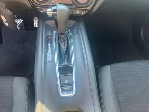Used 2019 Honda HR-V Sport image 18