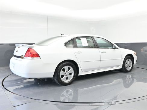 Used 2010 Chevrolet Impala LT w/ Luxury Edition Package image 5