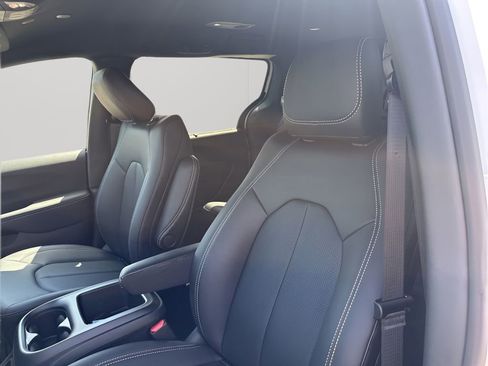 New 2026 Chrysler Voyager LX FWD image 62