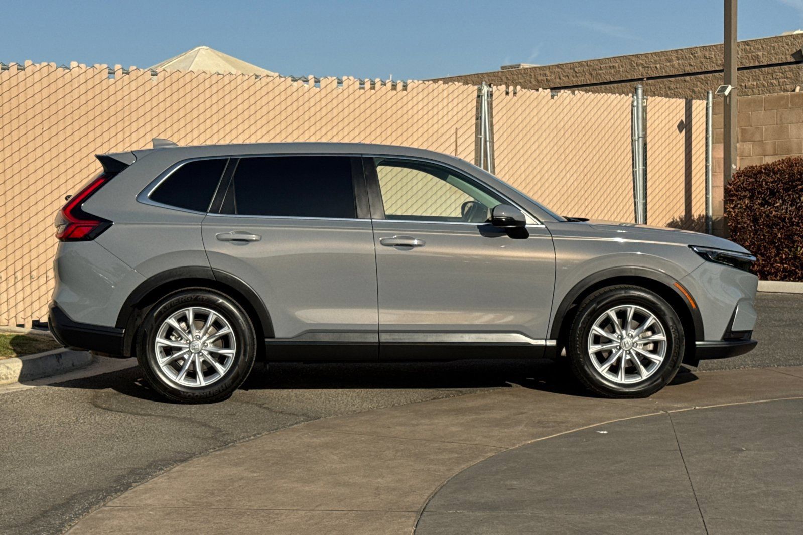 Used 2025 Honda CR-V EX-L image 3
