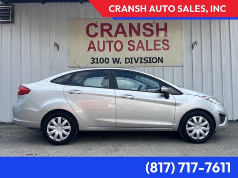 Used 2013 Ford Fiesta SE image 1