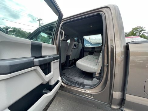 Used 2017 Ford F250 XL w/ Power Equipment Group AWD/4WD image 16