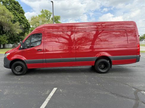 Used 2025 Mercedes-Benz Sprinter 3500 image 5