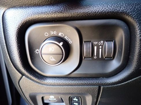 Used 2019 RAM 1500 Big Horn AWD/4WD image 13