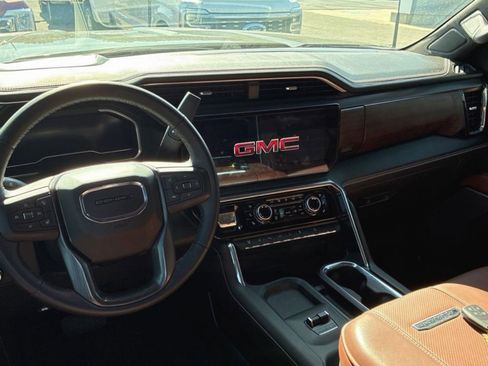 Used 2024 GMC Sierra 2500 Denali Ultimate image 20