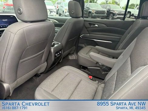 Used 2025 Chevrolet Traverse LT w/ Sun and Wheel Package AWD/4WD image 12