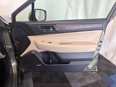 Used 2017 Subaru Outback 2.5i Limited AWD/4WD image 12