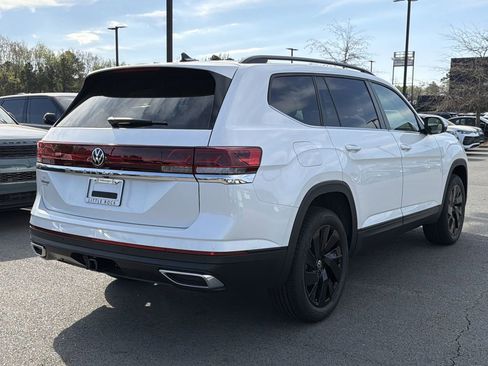 New 2026 Volkswagen Atlas SE FWD image 5