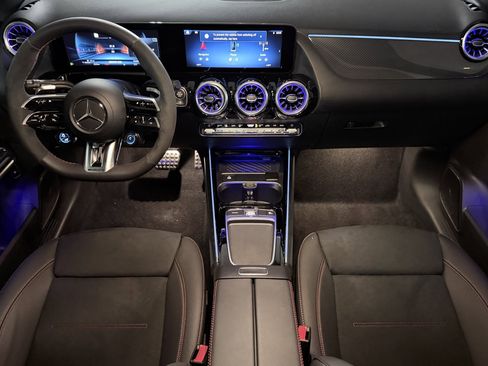 New 2025 Mercedes-Benz GLA 35 AMG 4MATIC image 12