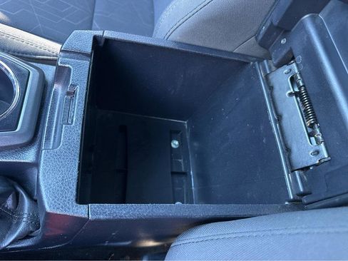 Used 2017 Toyota Tacoma TRD Sport w/ Tow Package image 29