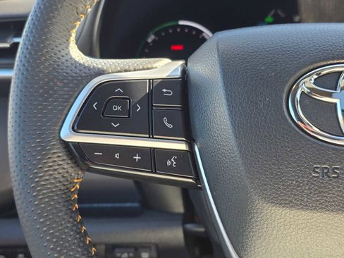 Used 2024 Toyota Sienna XLE Woodland Edition AWD/4WD image 33