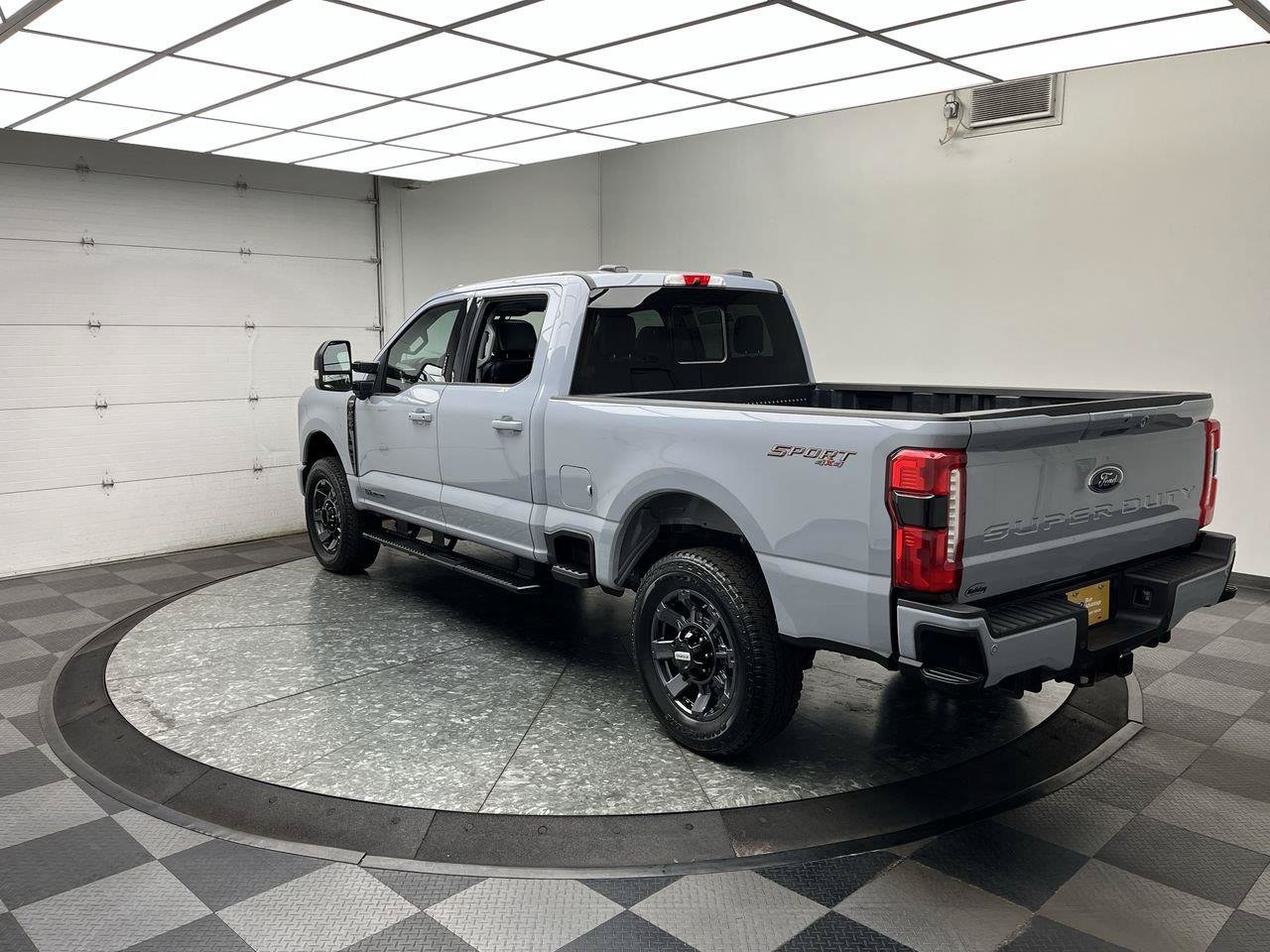 Certified 2024 Ford F250 Lariat w/ Lariat Ultimate Package AWD/4WD image 2