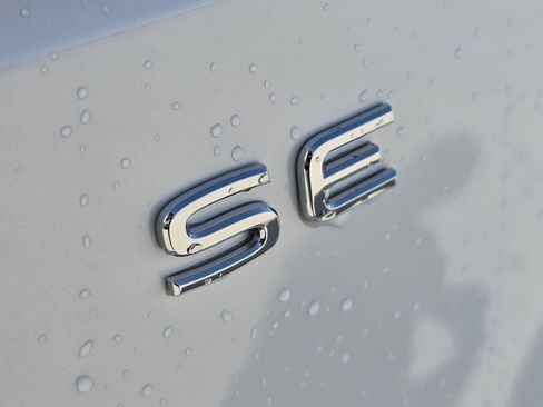New 2026 Volkswagen Atlas SE FWD image 7