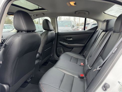 Used 2025 Nissan Sentra SR w/ SR Premium Package image 21