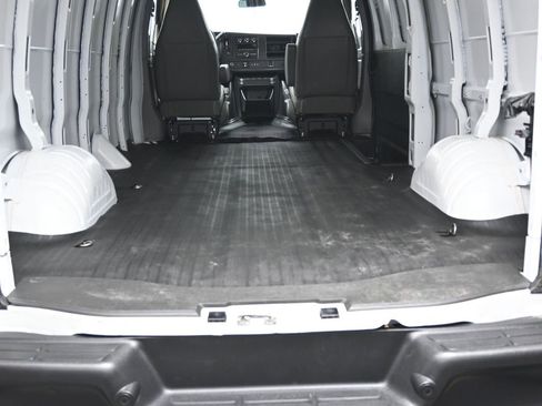 Used 2024 Chevrolet Express 3500 Extended w/ Driver Convenience Package image 16