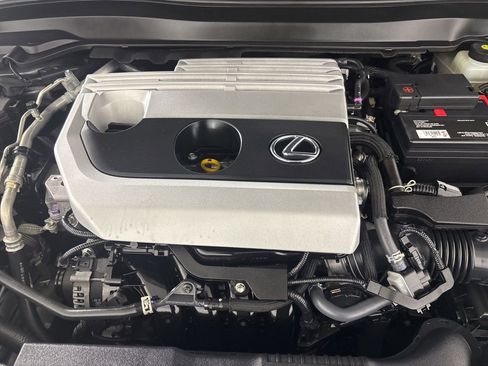 Used 2021 Lexus UX 200 image 28