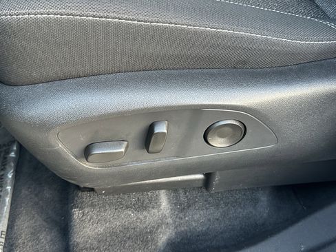 Certified 2025 Chevrolet Traverse LT image 31