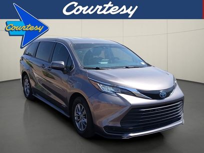 Used 2021 Toyota Sienna LE